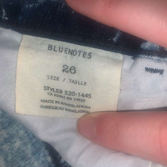 Women’s High-Waisted Acid Wash Denim Shorts - Picture 5 of 5